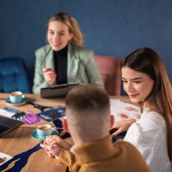 female-wedding-planner-working-with-couple